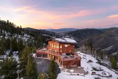 Image de Views! ! 6 Bdrm 4 Bath in Tabernash. Near Winter Park resort & Grand Lake.