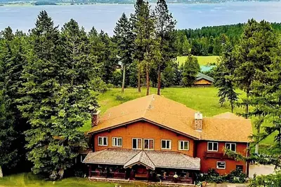 Image de 8 Bedroom Chalet Overlooking Dazzling Flathead Lake and Swan Mountain Range