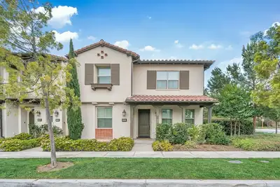 Image de 25% Off Monthly & Private Backyard& Prime Location