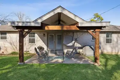 Image de Tch - Cozy 3bd/2ba in Allen with desk