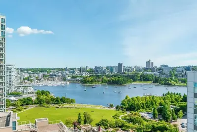 Image de Luxury 2b2b Yaletown Condo with View and Pool!