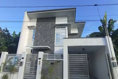 Image de The GrayHouse Inn is cozy 2 bedroom furnished house-full air conditioned place.