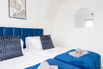 Image de Contractors, Families & Travellers | Free Parking | Close to City Centre