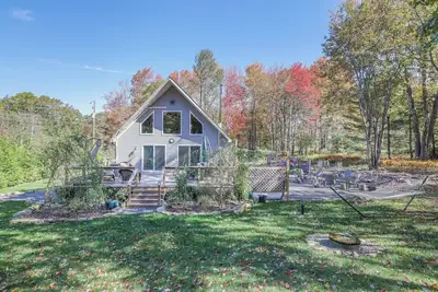 Image de Cozy Private Cottage with Lake Access at Mount Pocono