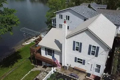 Image de Lakeside Escape on Beautiful Pine Lake – Perfect for Year-Round Fun!