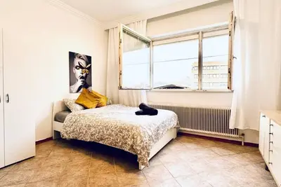 Image de Stylish Room in Villa for 5p; Well-Connected Area