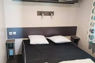 Image de 784 Mobil-home 3 chambres - Clim + Tv 4 à 5 personnes - 4 pers. inclus dans le tarif