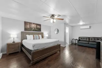 Image de Beautiful Studio with Resort Style Amenities!
