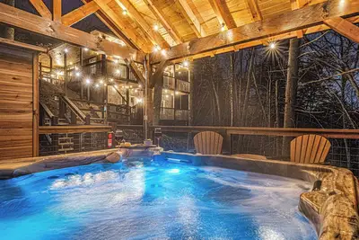Image de Creek Cabin - Hot Tub, Sauna & Game Room, Sleeps 6