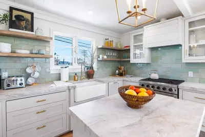 Image de Charming Bungalow meticulously\nfurnished and designed.