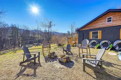 Image de Remote Home w/ Deck & Grill in Scenic Tuckasegee!