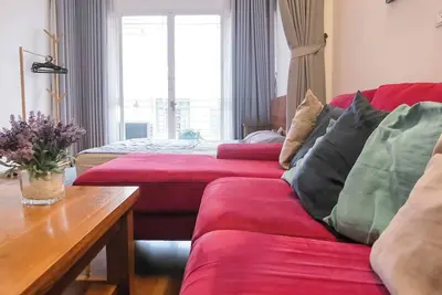 Image de Wind Chimes Hideaway - Appartement dans le centre de Hanoï