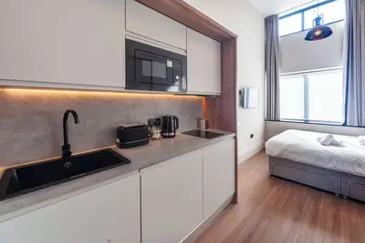 Modern Central Hastings Studio Living