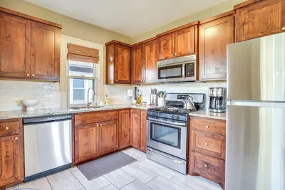Image de Walk to Beach + Lake Nokomis: Minneapolis Home!