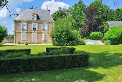 Image de Gîte dans un Domaine de 5 h. à 5 minutes de la Loire à vélo & du canal de Berry