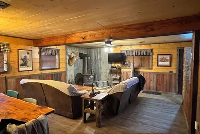 Image de Hidden Cabin in the Woods