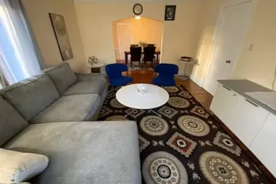 Image de This Apartment is an great aerie in Boston