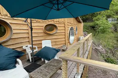 Image de Cabane Du Hobbit et son bain remous privatif