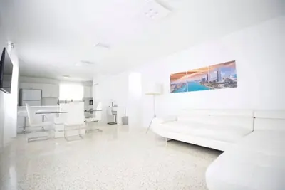 Image de Harmony - A 6 Bed 4 Bath SuperHost Duplex Home