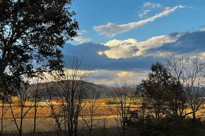 Image de New Tiny Retreat: \nModern Comfort & Mountain Charm