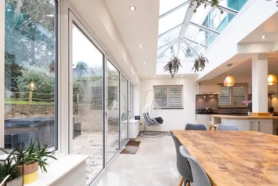 Image de Spacious Family Home, with Hot Tub I Pass the Keys