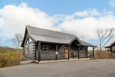 Image de Peaky Woods Cabin - Hot Tub, Game Room, Mtn Views