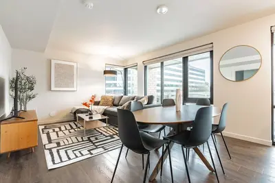 Image de 2br | Gym, Lounge, Rooftop | Bellevue | Sophari C