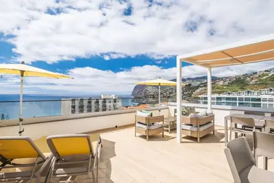 Image de SkyView Penthouse by LovelyStay