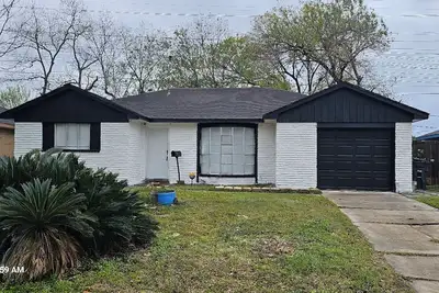 Image de Charming 3-bedroom house with Backyard