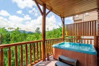 Image de Mystic Sunrise: Views, Hot Tub, Lounge, Game Room!
