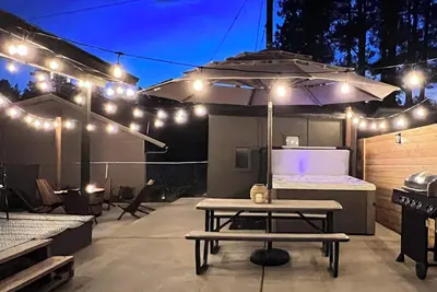 Image de Flagstaff Forest Retreat • Hot Tub • Fire Pit • Fully Fenced Yard • Pet Friendly