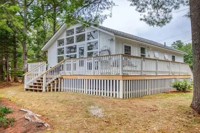 Image de Charming Cottage on the Great Pond in Boothbay Harbor, Maine