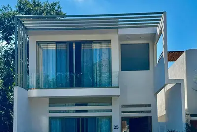 Image de Modern 4-bedroom  4- bathroom villa with private pool in Tulum.