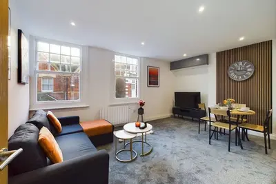 Image de Sunset Penthouse | Central Eastbourne | Sleeps 10
