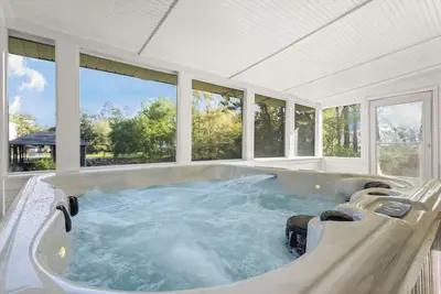 Image de New! PacMan / Firepit / Pet Friendly- Hot Tub March 2025! Sleeps 9