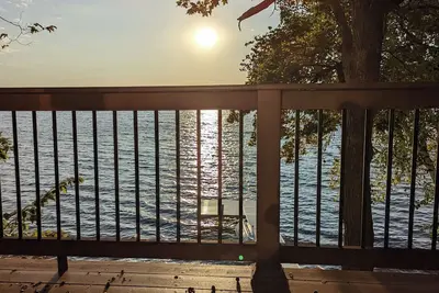 Image de Big Cormorant Home for Lake & Snowmobiling Fun!