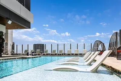 Image de 2025 Ncaa Men's Basketball Regional. 2Bed\/2Bath Presidential Near St Farm Arena.