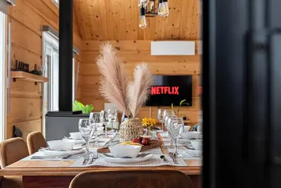 Image de Villa Sofia | Location de Vacances Famille & Amis - spa - 4 min lac Carling Golf