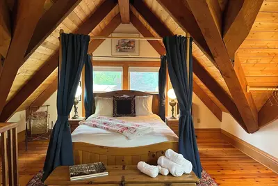 Image de Queen's View B&B- Betty's Room, Lake Views, Sauna, Pool, Garden, Bayfield, Wi