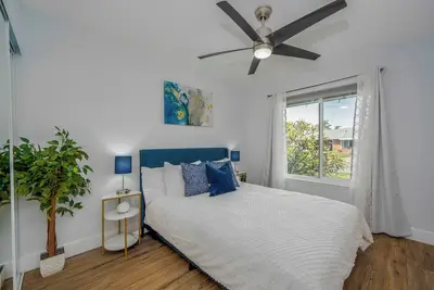 Oceanside House 4bedroom 2bath WiFi, Ac, Game Room, 4 Miles to Beach & Carlsbad