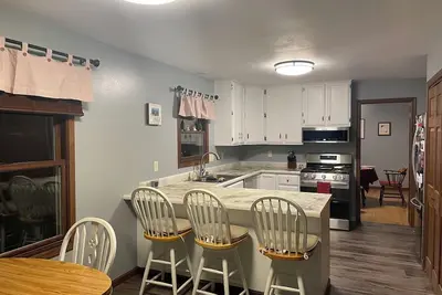 Image de Spacious 4-bed 3 Bath house, close to Eaa