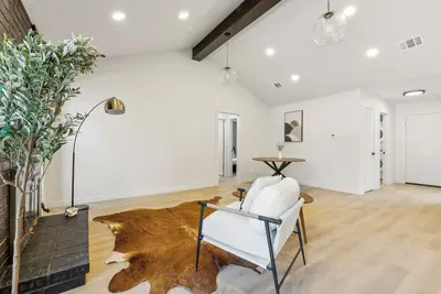 Image de Stylish 3br Home w/ Backyard - 10 Mins to Downtown Austin