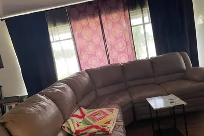 Image de Perfectly located cozy home at the Crossroads- Loop 410 & Ih 10, many amenities!