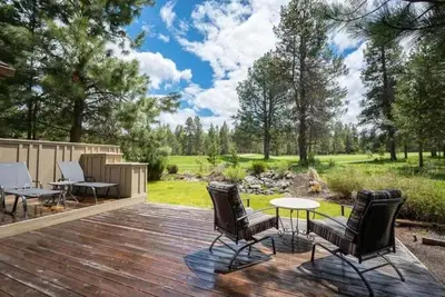 Image de 20 Red Cedar - Elegant Golf Course Location, Hot Tub, Sharc, Exquisite & Unique