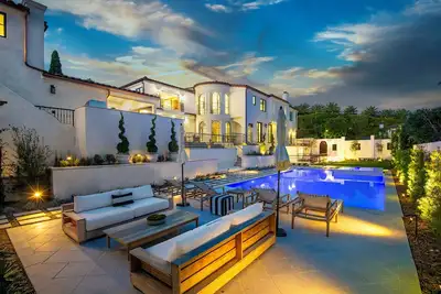 Image de Luxurious 6-bedroom villa in gorgeous Beverly Hills