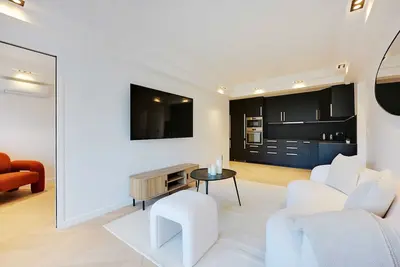 Image de Charmant apt avec clim et balcon -2br-4p- Suresnes