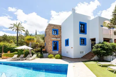 Image de Villa 'San Miguel Park' avec vue sur les montagnes, piscine privée et Wi-Fi