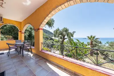 Image de Appartement '2 Bedroom with Sea View 7' avec vue sur mer, Wi-Fi et climatisation
