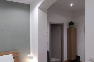 Image de two connecting rooms with internal bathroom