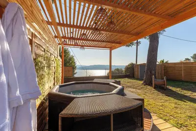 Image de Maison vue magnifique sur lac, Wi-Fi et climatisation